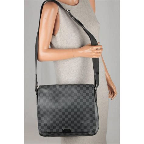 louis vuitton district mm damier graphite messenger bag|Louis Vuitton damier shoulder bag.